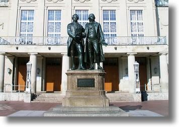 Dichterdenkmal in Weimar, Theaterplatz