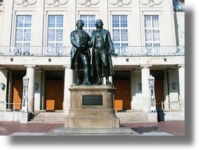 Dichterdenkmal in Weimar, Theaterplatz